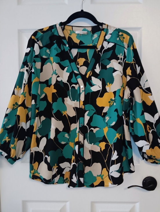 Calvin Klein Tops - Calvin Klein Floral V-Neck Button Front 3/4 Sleeve Blouse